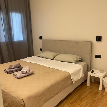 Sapfo Luxury Apartment 1 In เอเธนส์ ภายนอก รูปภาพ